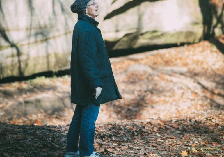 De câți pași ai nevoie zilnic ca să întârzii instalarea Alzheimerului