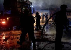 <span style="color:#990000;">Ziua 1351</span> Rușii nu știu ce i-a lovit azi-noapte. Un maniac care a dezertat din Ucraina terorizează o regiune rusă. Moscova pregătește reluarea testelor nucleare. Angelina Jolie, vizită surpriză la Herson