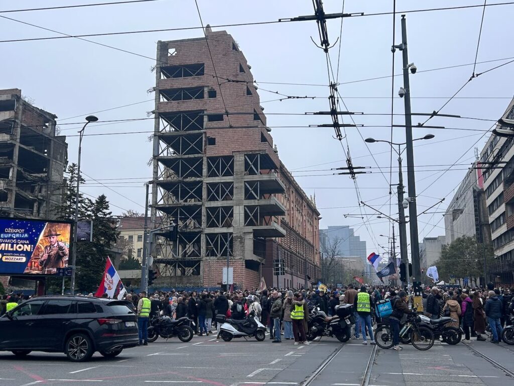 La presiunea străzii și justiției, familia Trump nu mai construiește hotelul de lux din Belgrad