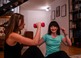 Redefinind grija de sine: cum a apărut generația care face recuperare acasă