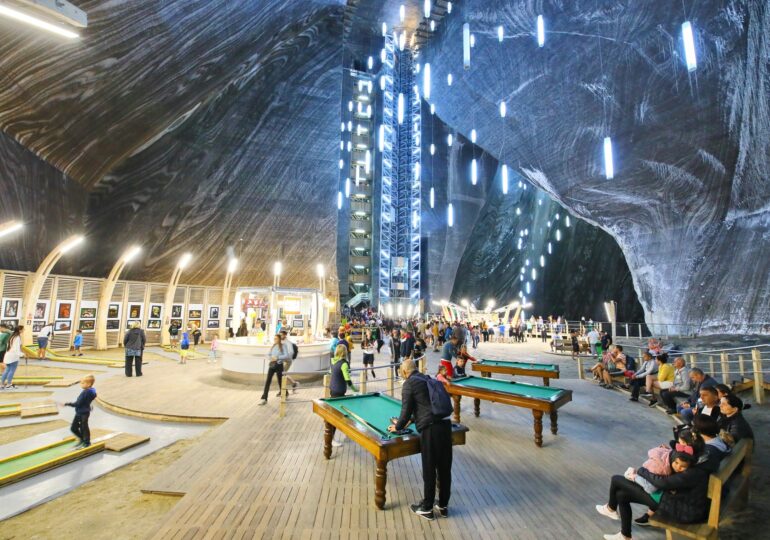 Un om de afaceri a pus sechestru pe acțiunile societății care administrează Salina Turda. Are de recuperat 9 milioane de lei