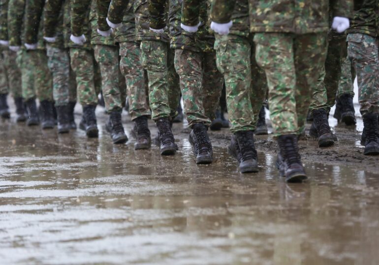 Repetiții generale pentru Parada Militară de Ziua Națională. Pe 1 Decembrie vor defila peste 2.900 de militari și specialiști și 45 de aeronave