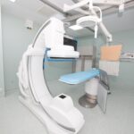 Pacienții din zona Moldovei au de acum acces la angiograf de ultimă generație. Prima operație a fost transmisă live