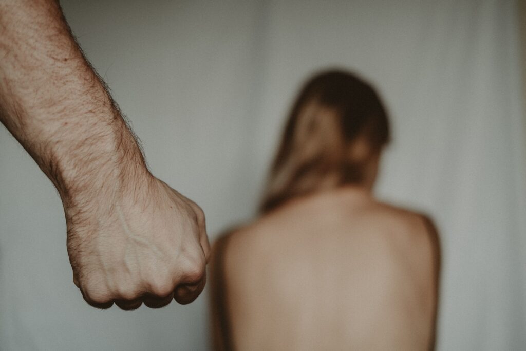 Poliția explică de ce sunt mai multe sesizări de violență domestică, dar mai puține dosare penale: Vorbim de neînțelegeri în familie