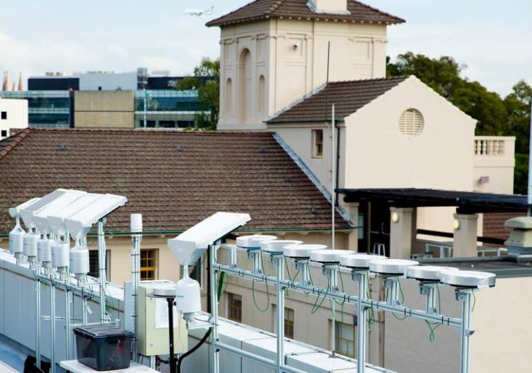 Vopseaua de acoperiș care blochează 97% din lumina soarelui, în timp ce extrage apă potabilă din atmosferă