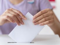Spune-mi în cine ai încredere și îți spun cu cine votezi. Încrederea în medici, profesori și vaccinuri diferă puternic în funcție de opțiunea politică