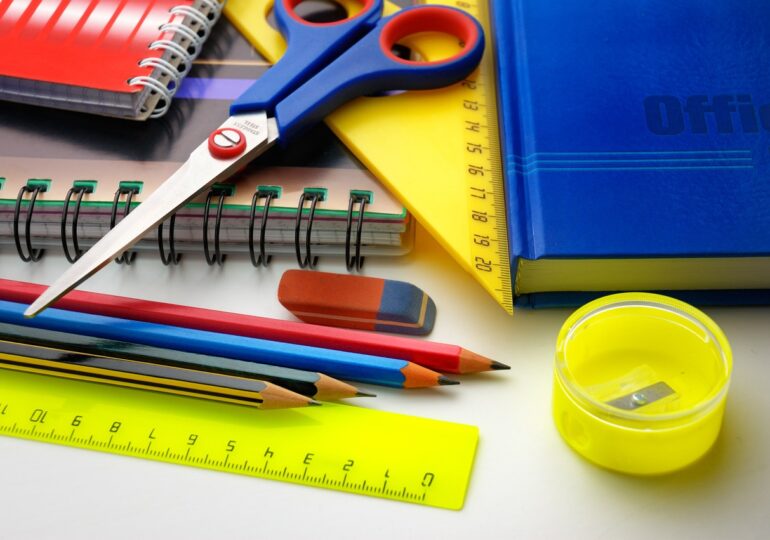 Ghid complet pentru cumpărarea de rechizite școlare: cum să-ți pregătești copilul pentru noul an