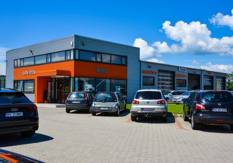 Designul unui service auto: fluxuri eficiente pentru clienți și mecanici