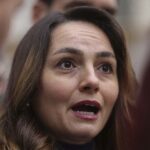 Scandal la suveraniști: Anamaria Gavrilă l-a dat afară pe cel pe care acum o lună îl numise ”cu bucurie și încredere” lider de grup parlamentar