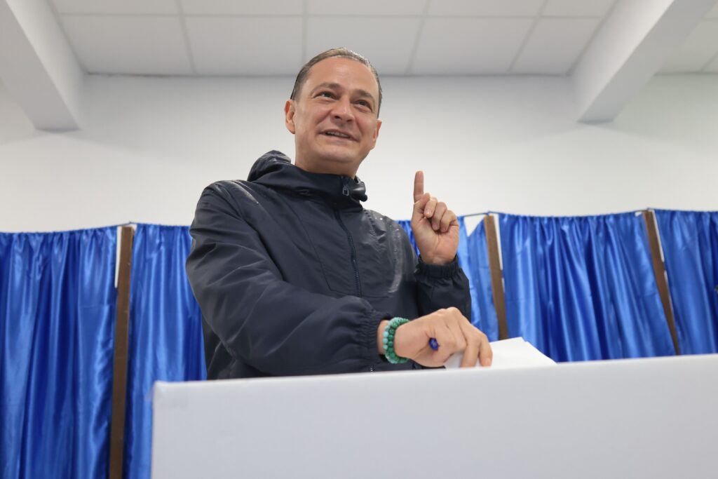 Băluță cu mărgeluțe la mână