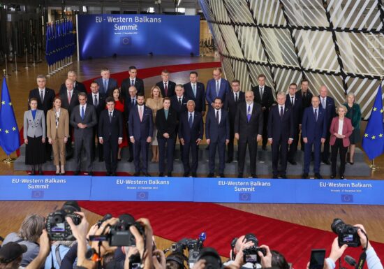 Liderii UE au convenit un împrumut de 90 de miliarde de euro pentru Ucraina, fără folosirea activelor rusești înghețate