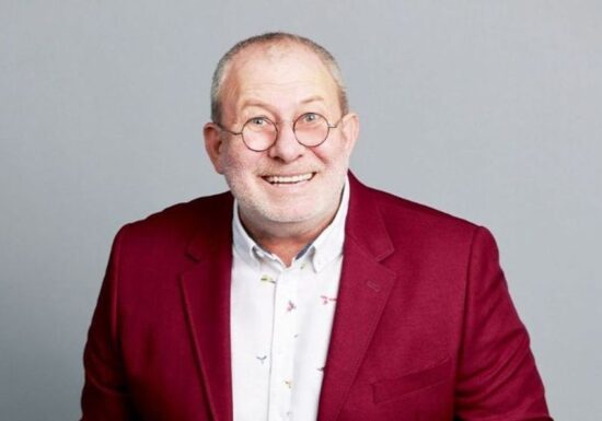 “La început, nu mă coafa atât de tare”. Cum a ajuns Florin Busuioc să prezinte Vremea