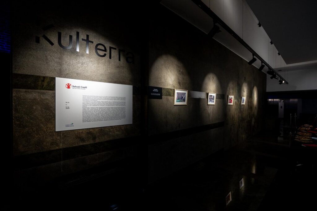 Foto Salvati Copiii_vernisaj expozitie foto (1)