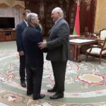 SUA ridică sancțiunile asupra potasei, după negocieri la Minsk. Lukașenko eliberează 123 de deținuți, inclusiv laureatul Nobel Ales Bialiațki