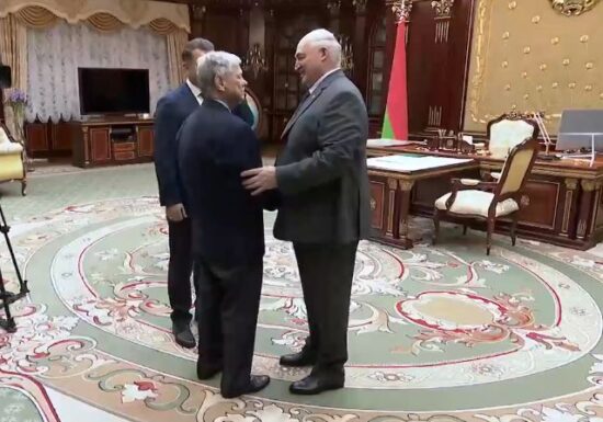 SUA ridică sancțiunile asupra potasei, după negocieri la Minsk. Lukașenko eliberează 123 de deținuți, inclusiv laureatul Nobel Ales Bialiațki