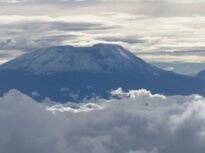 Tragedie pe Kilimanjaro: Un elicopter s-a prăbușit, cinci persoane au murit