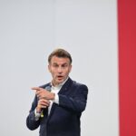 Imaginile zilei: Macron fugind de agenții chinezi (Video)