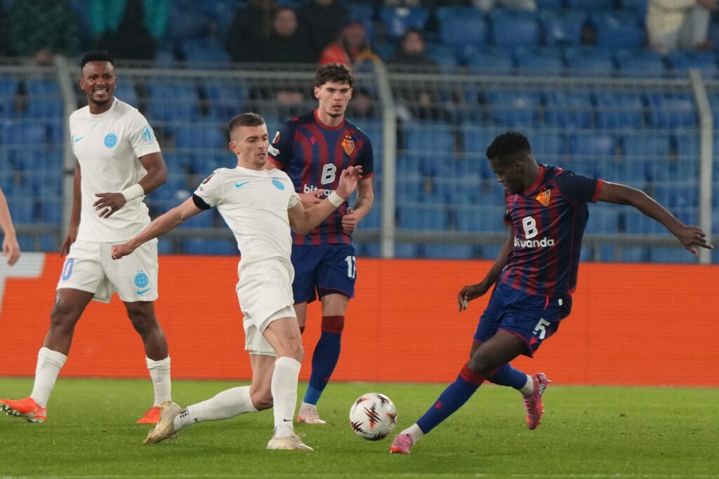 Scandal uriaș la Cupa Africii pe Națiuni. Antrenorul lui Ngezana de la FCSB, acuzat de rasism: “E negru, dar va ieși alb”