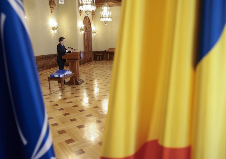 Noii miniștri USR de la Apărare și Economie depun azi jurământul