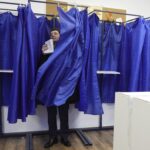 Filmul zilei alegerilor din București: Electorat apatic. Candidați care au trecut de la zâmbetele de la vot la apeluri disperate (Foto&Video)