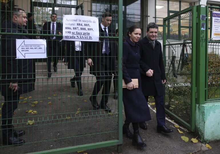 Nicușor Dan, la alegeri. De ce nu a votat și partenera? Se rupe coaliția? Contracandidat la Cotroceni? (Foto&Video)