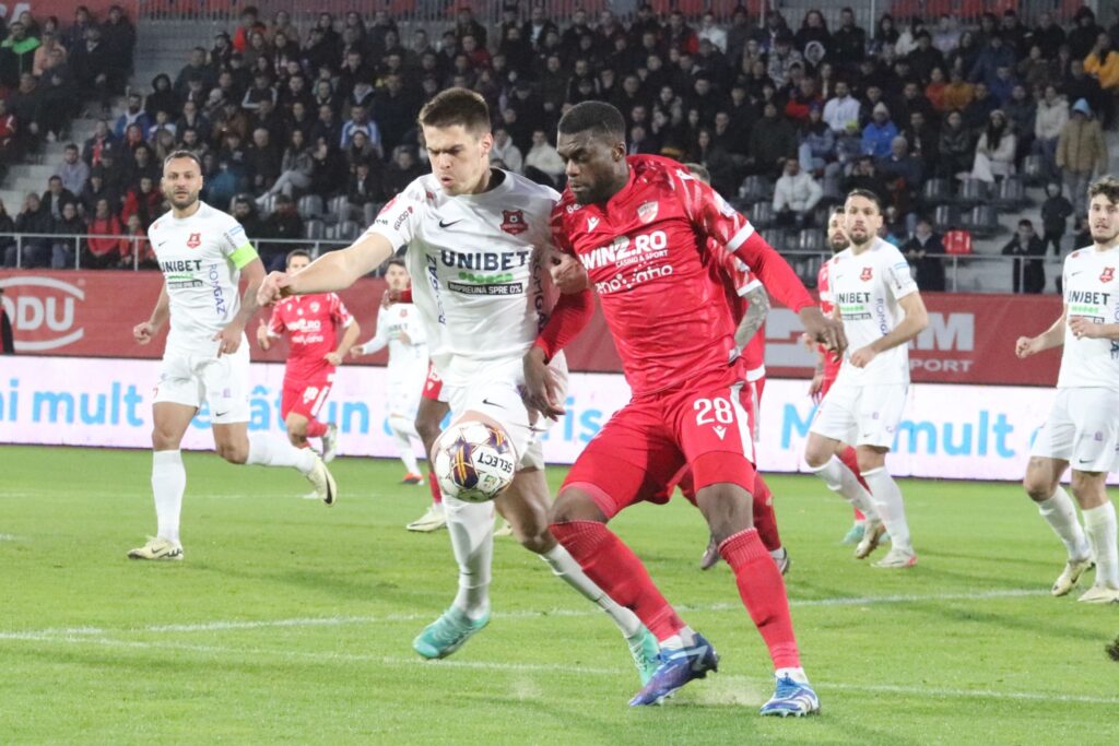 Rapid câștigă bătălia cu Dinamo pentru un atacant de top: Au contat banii