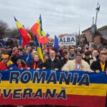 Incidente la Alba Iulia. Georgescu s-a ales cu un „Marș la Moscova!”, Simion se plânge că e plimbat prin „șanțurile cetății”. „Excelența sa, domnul Nicușor Dan”, huiduit în lipsă