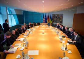 <span style="color:#990000;">Ziua 1390</span> SUA și Ucraina, cinci ore de negocieri la Berlin. Rusia nu se așteaptă la ceva bun. Control total în regiunile ocupate. Kremlinul îl atacă pe Rutte