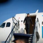 Avionul lui Zelenski, urmărit de drone militare suspecte, înainte de aterizarea la Dublin