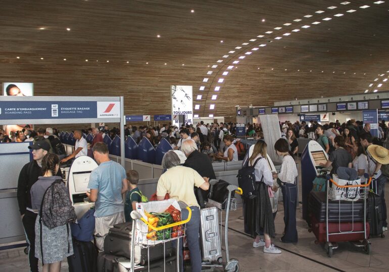 Haosul călătoriilor de Crăciun: Aeroporturile din Europa care sunt afectate de greve în decembrie