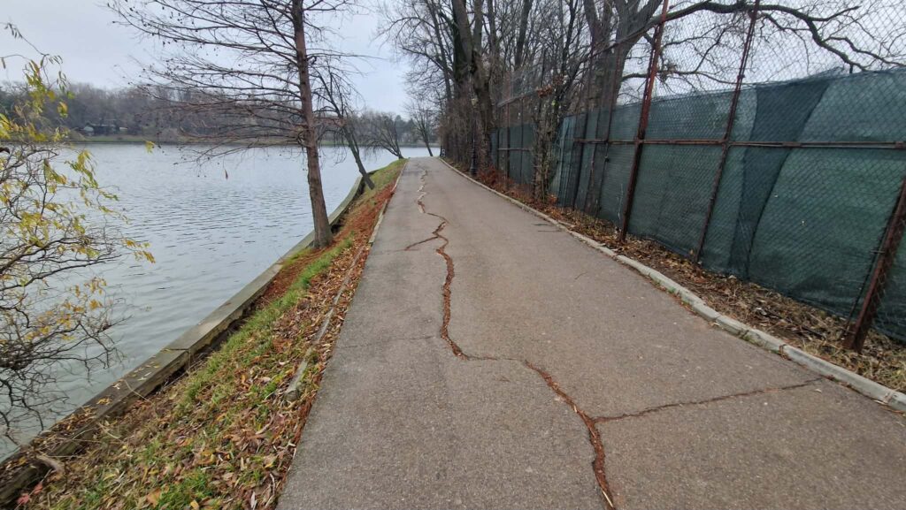 alee crapata mal Clubul Diplomatic