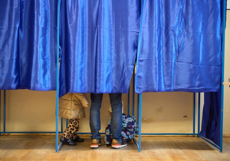 <span style="color:#990000;">LIVE</span> Rezultate finale: Ciprian Ciucu e noul primar al Bucureștiului, Anca Alexandrescu urcă pe doi