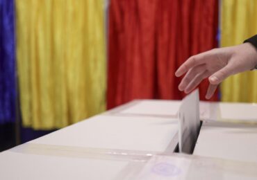 4 din 10 români cred că anticipatele ar fi cea mai bună soluție la criză- sondaj INSCOP
