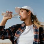 Senatul blochează inițiativa de limitare a prețului apei la 3 lei în gări și aeroporturi