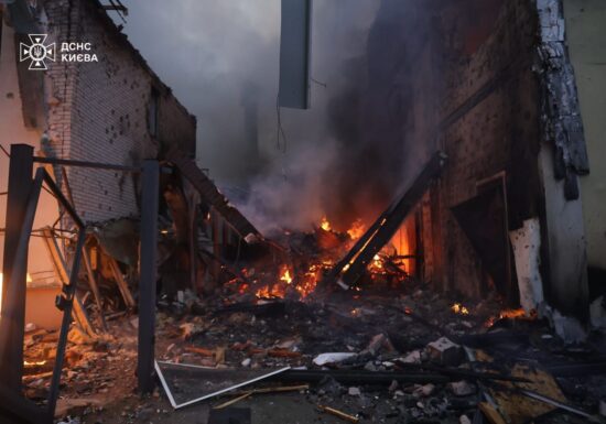 <span style="color:#990000;">Ziua 1404</span> Trump și Zelenski, din nou față în față. Negocieri sub presiunea unor atacuri masive în Ucraina și Rusia. Putin amenință