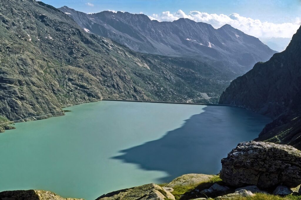 Mega-barajul secret al Chinei din Himalaya va aduce energie record, dar și riscuri uriașe