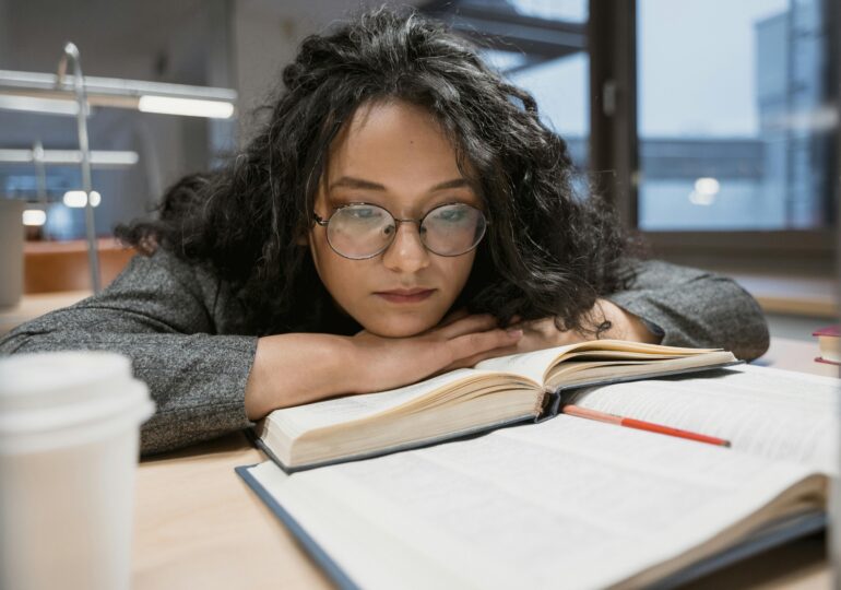 Editura Nemira a testat cu inteligența artificială efectele noii programe de limba română: risc major de îndepărtare a elevilor de lectură