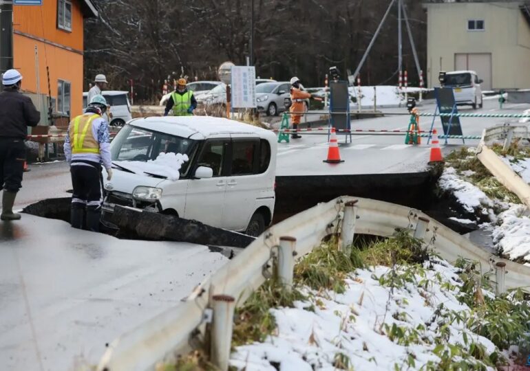 Japonia emite un avertisment de „mega-cutremur”, după un seism cu magnitudine 7,5. Zeci de răniți și 90.000 de oameni evacuați (Video)