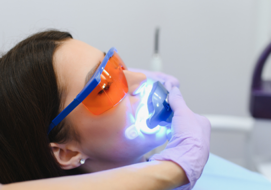 De la nuanță la formă: opțiuni actuale în estetica dentară