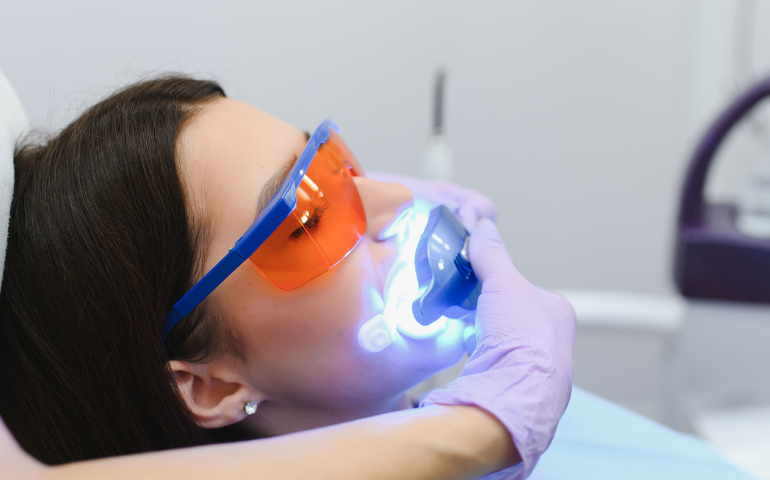 De la nuanță la formă: opțiuni actuale în estetica dentară