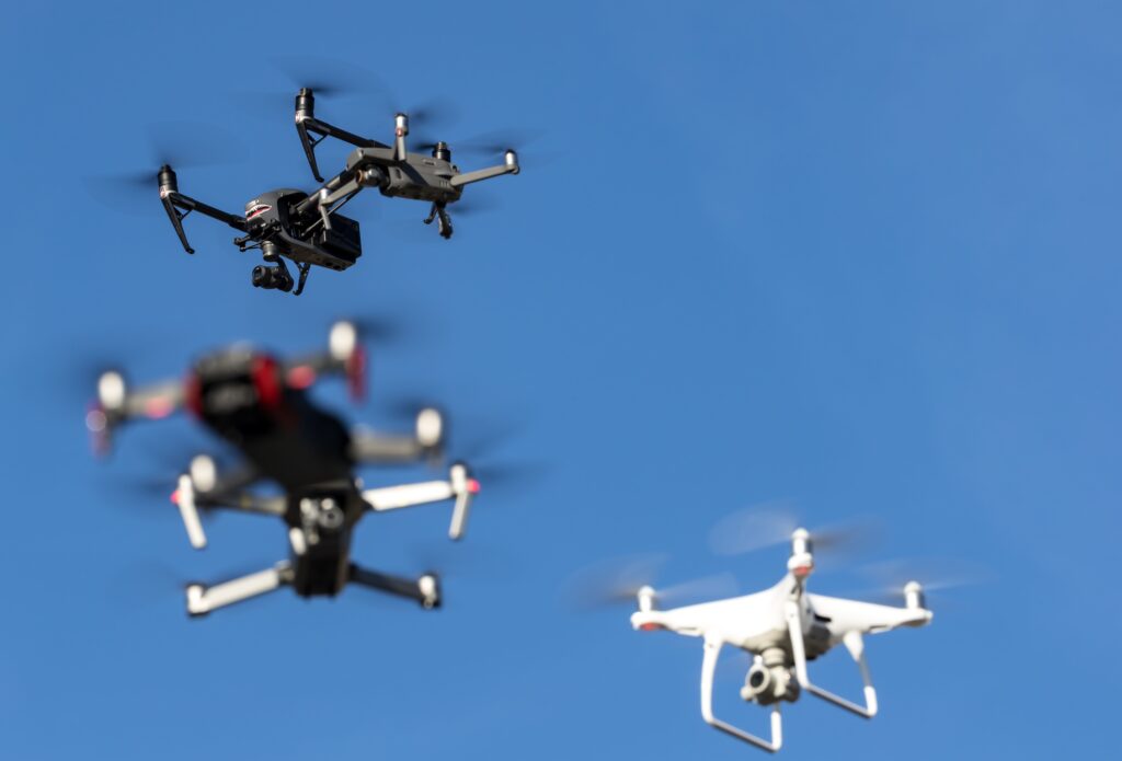 O companie românească va produce drone interceptoare și testează sisteme kamikaze cu AI