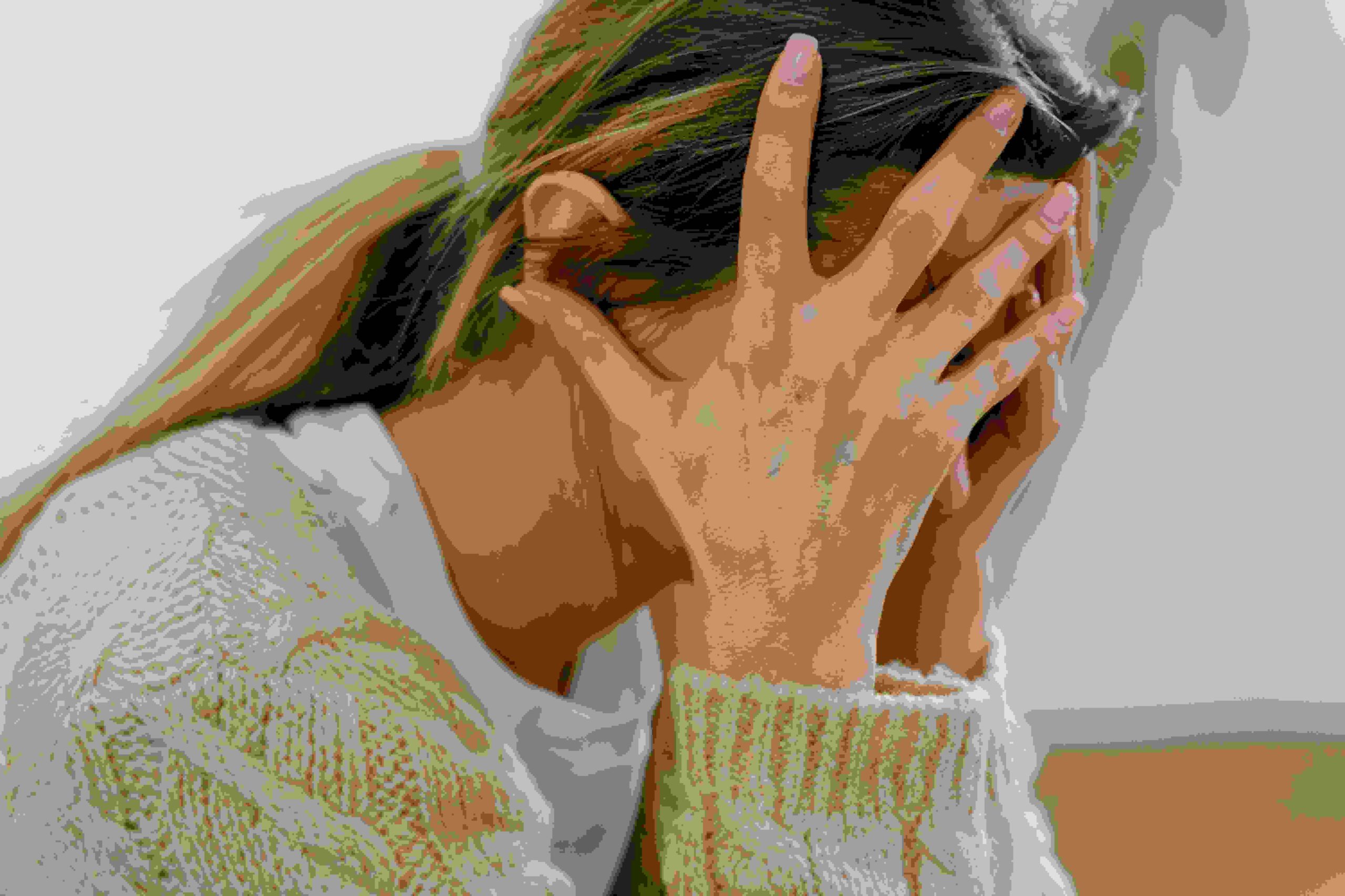 De ce reținem mai degrabă gândurile și experiențele negative? Nu e vina ta, ține de evoluție!