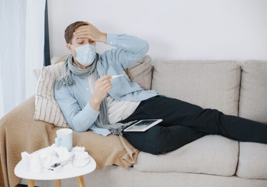 Cum deosebim „super-gripa” de răceală. Simptomele care fac diferența