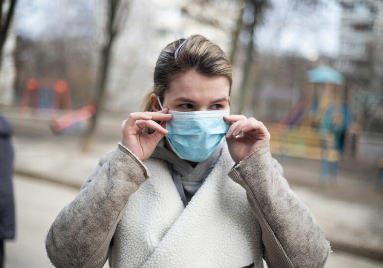 Criză sanitară în Marea Britanie: „Supergripa” paralizează școli, spitalele intră în alertă, iar autoritățile recomandă masca