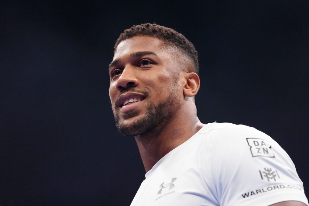 Boxerul Anthony Joshua, implicat într-un accident cu doi morți în Nigeria (Video)