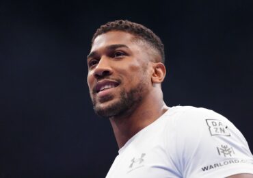 Box: Trimis la podea de două ori, Anthony Joshua l-a făcut KO pe Kristian Prenga