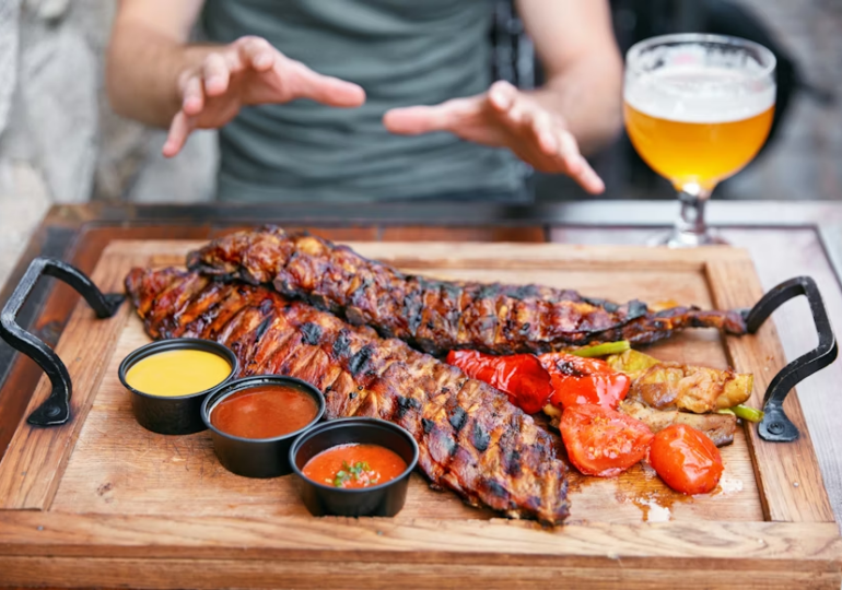 De la mic dejun la cină: idei creative pe grătarul electric