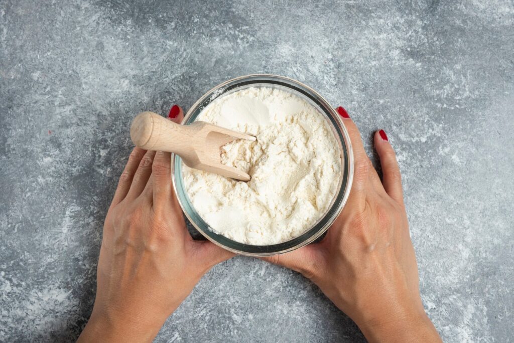Lapte praf pentru sugari, retras de Nestle din 3 hipermarketuri, după depistarea unei bacterii