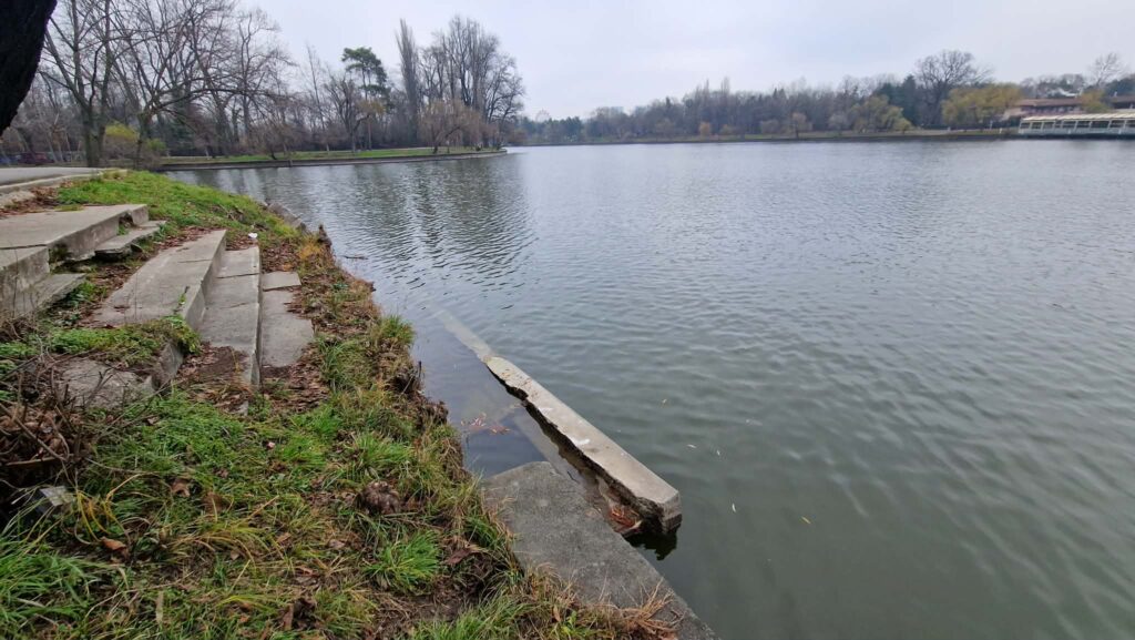 mal prabusit aproape de acces Casa Presei