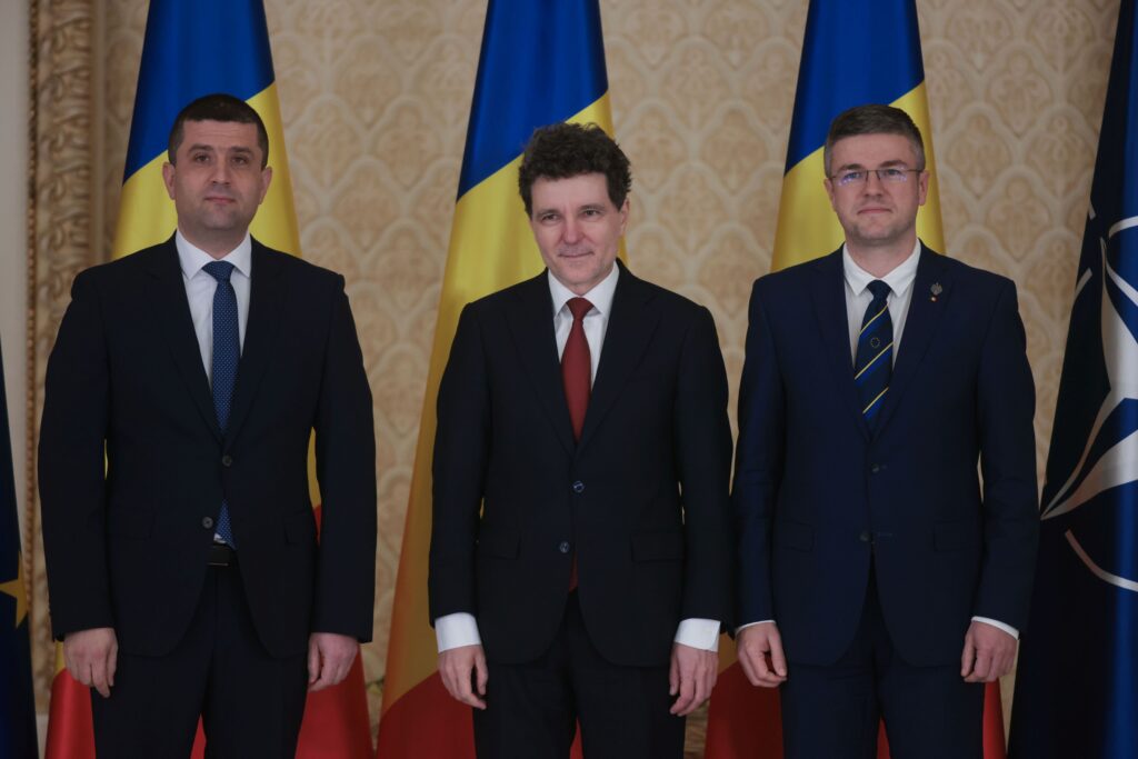 Noii miniștri USR de la Apărare și Economie au depus jurământul la Cotroceni (Video)